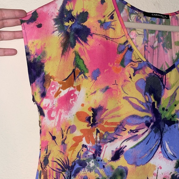 FABRIK ▪️ LIKE NEW ▪️ A Line abstract floral top - Picture 1 of 3